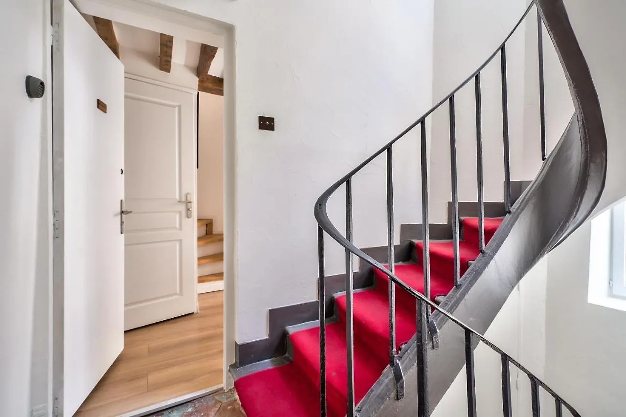 Stylish Mezzanine Studio In The Heart Of Paris 3F フランス